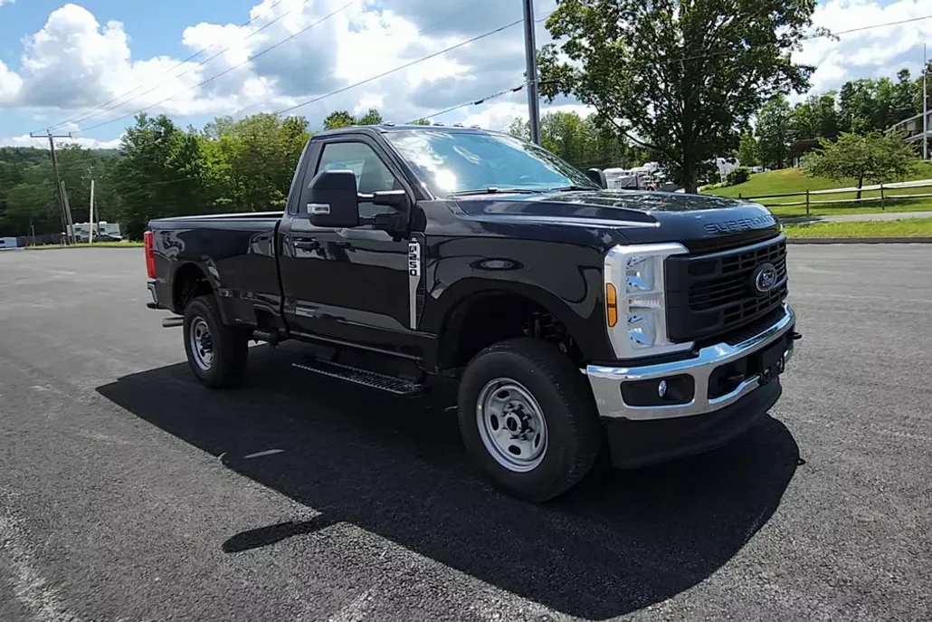 2025 Ford F-250 XL photo 1