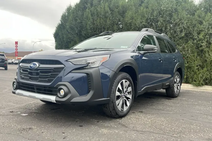 2025 Subaru Outback Limited photo 1