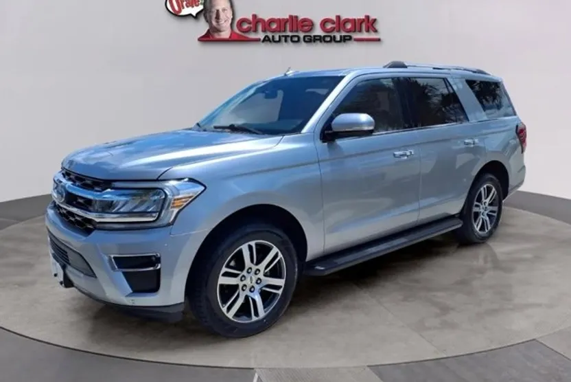 2024 Ford Expedition XLT photo 1