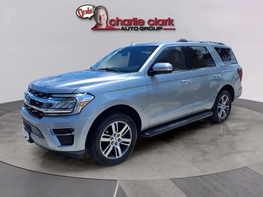 2024 Ford Expedition XLT photo 1