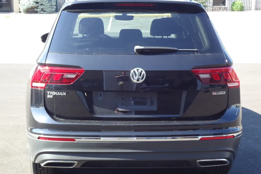 2021 Volkswagen Tiguan SE photo 1