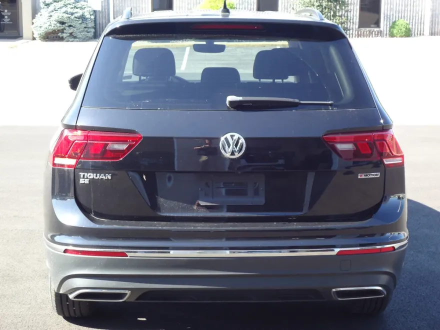 2021 Volkswagen Tiguan SE photo 1