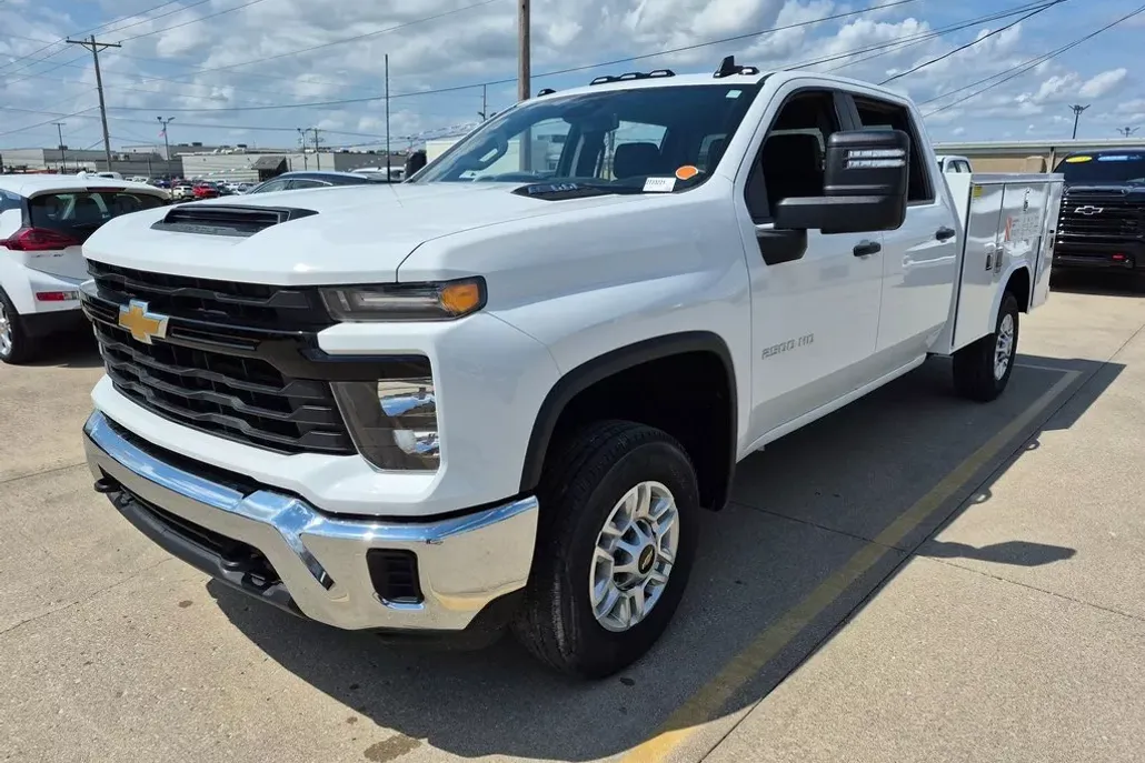 2025 Chevrolet Silverado 2500HD photo 1