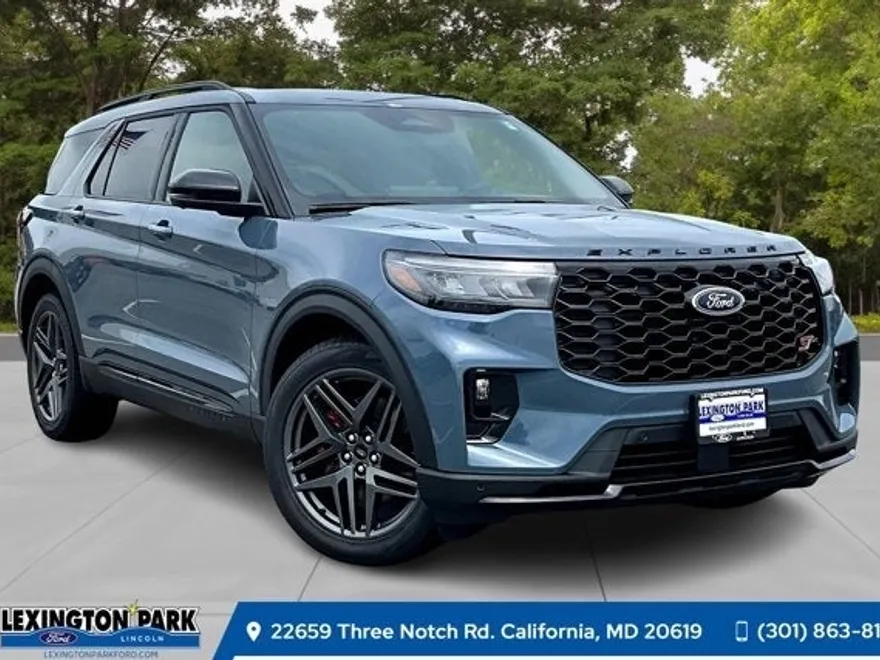 2025 Ford Explorer ST photo 1