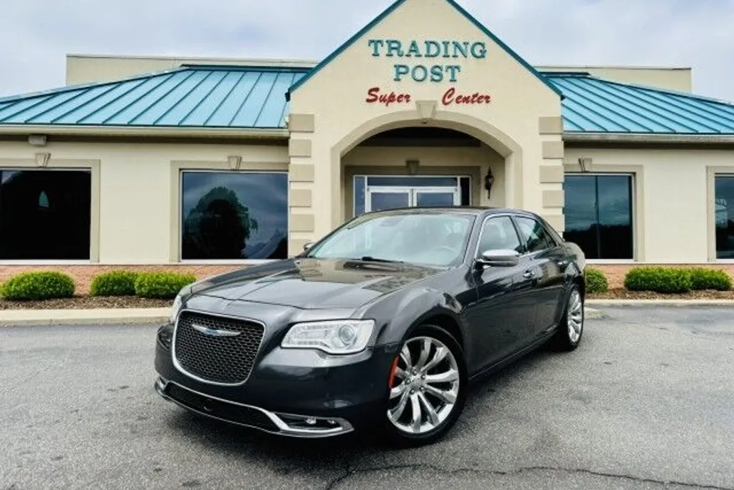 2018 Chrysler 300 Limited photo 1