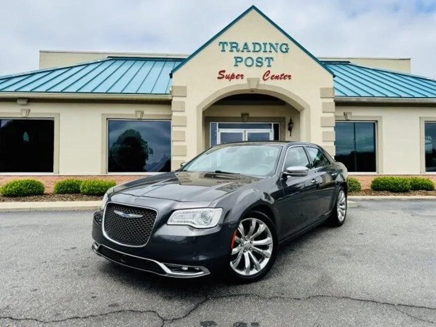 2018 Chrysler 300 Limited photo 1