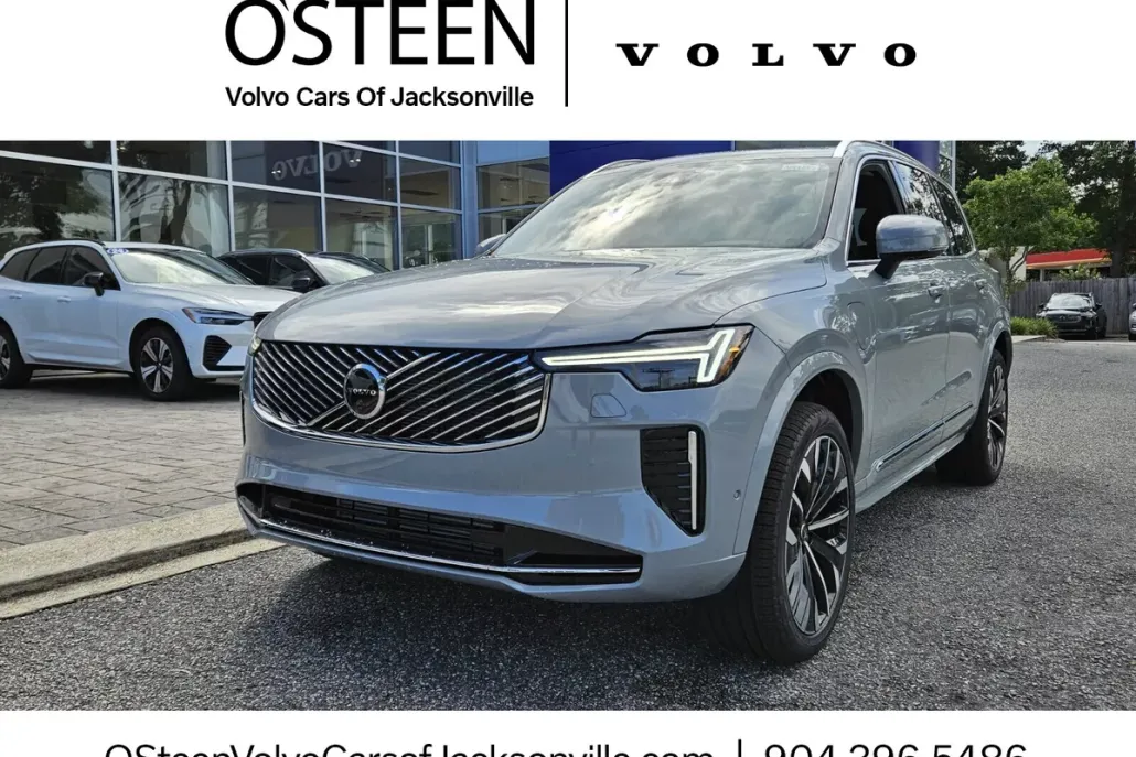 2025 Volvo XC90 T8 photo 1