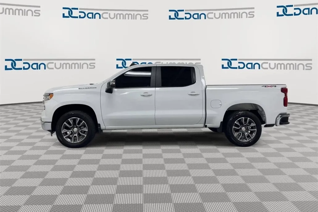 2025 Chevrolet Silverado 1500 LT photo 1