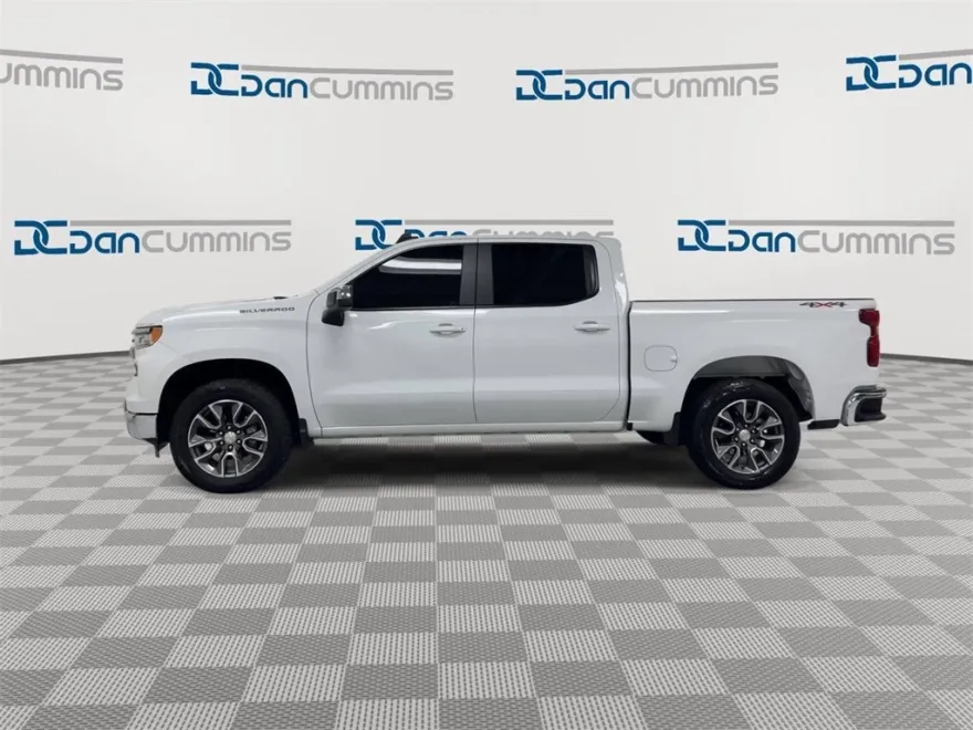 2025 Chevrolet Silverado 1500 LT photo 1