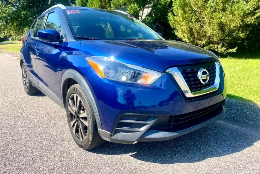 2019 Nissan Kicks SV photo 1