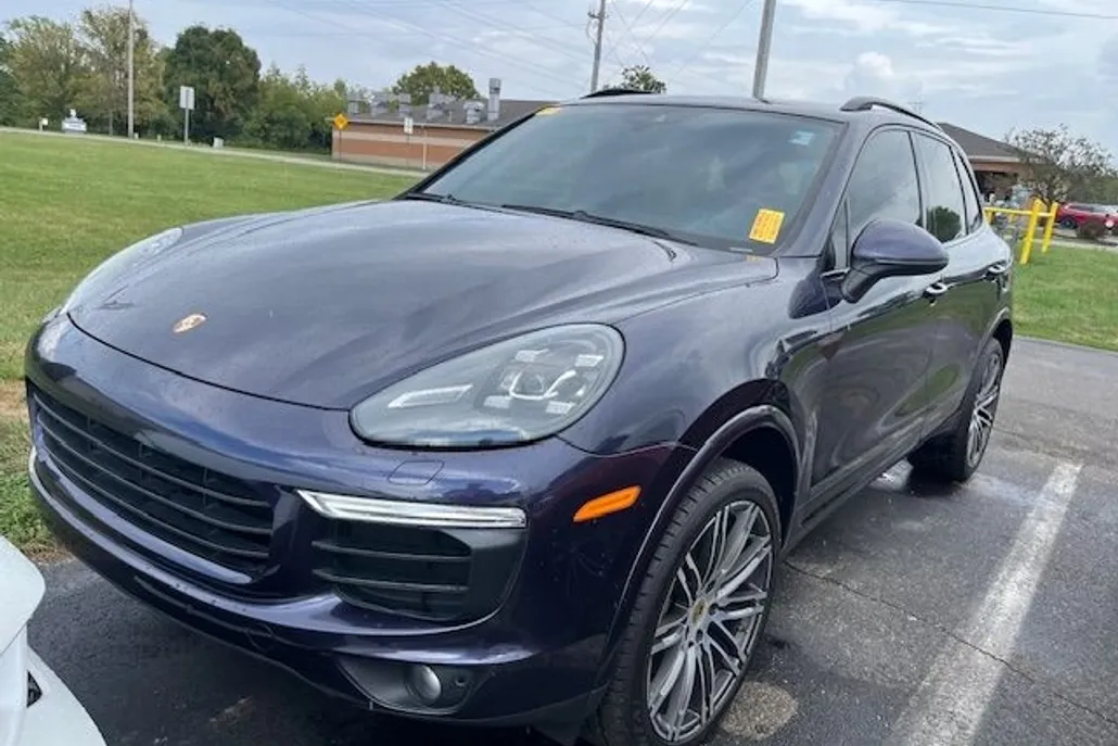 2018 Porsche Cayenne Platinum Edition photo 1