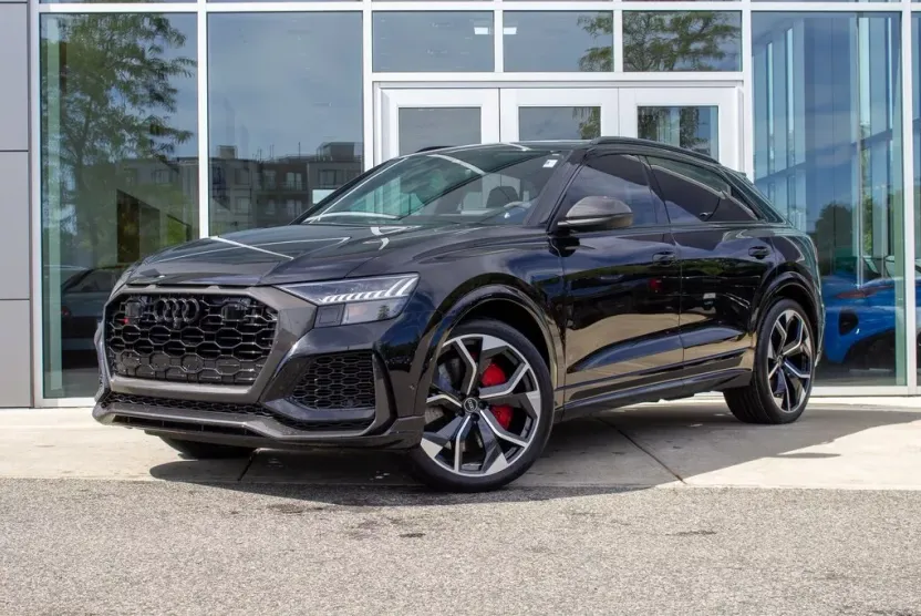 2024 Audi RS Q8 photo 1