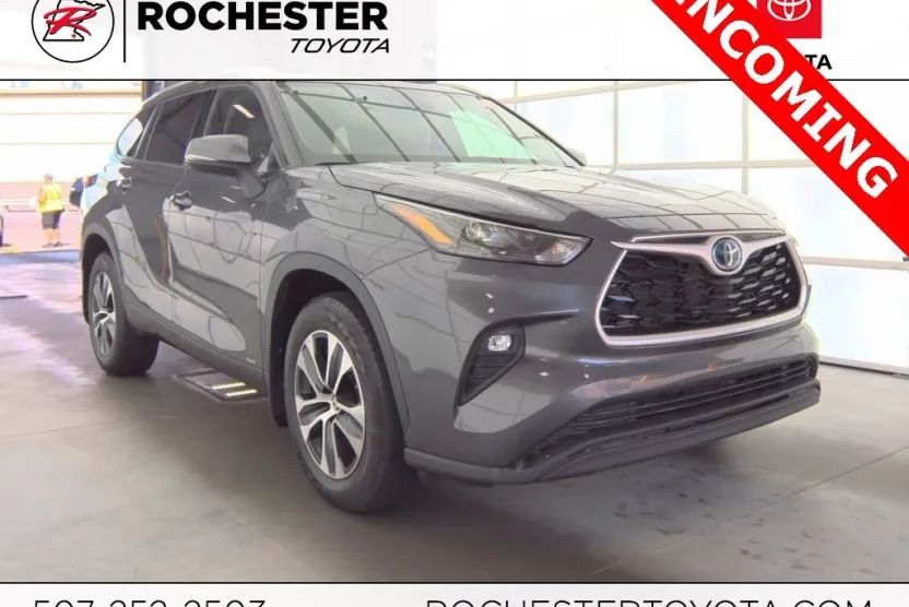 2022 Toyota Highlander Hybrid XLE photo 1