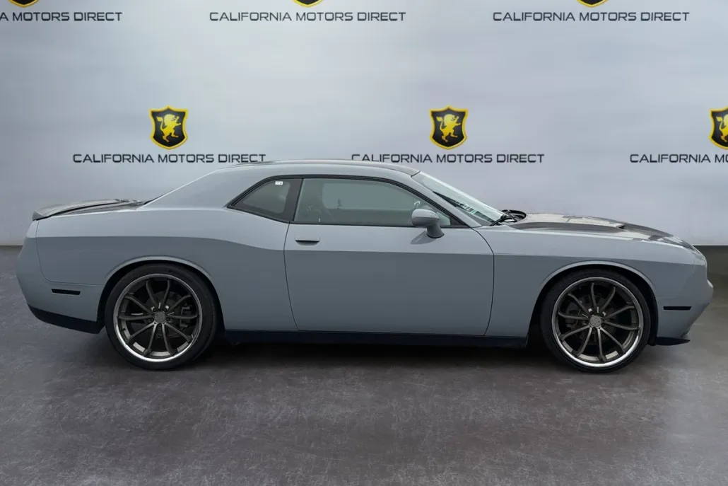 2021 Dodge Challenger SXT photo 1