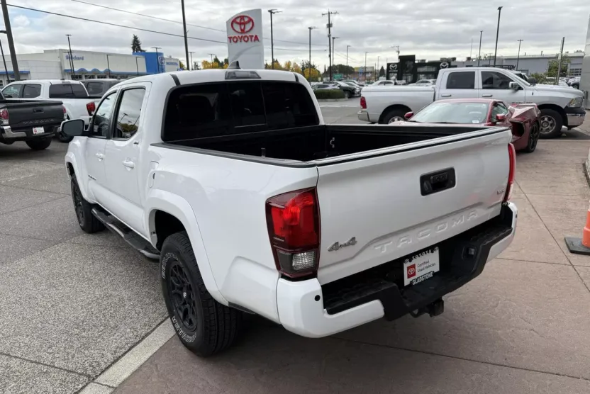 2021 Toyota Tacoma SR5 photo 1