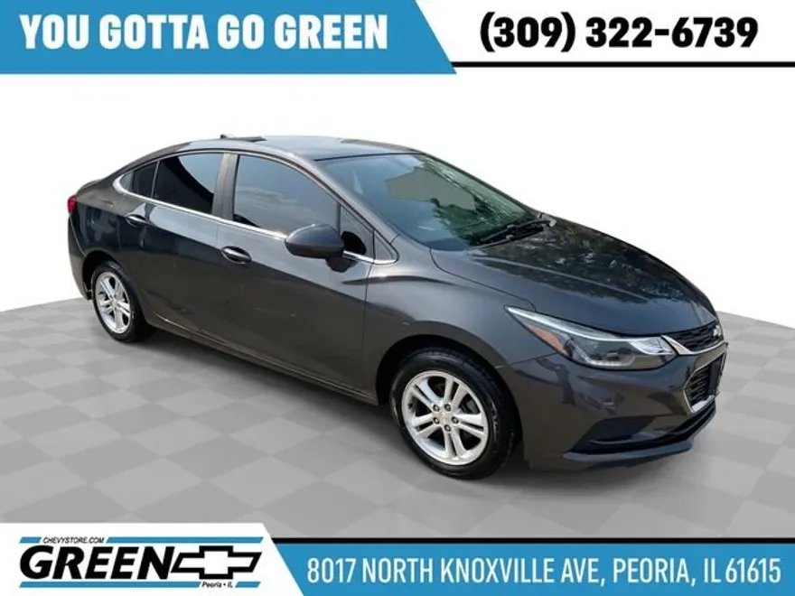 2017 Chevrolet Cruze LT photo 1