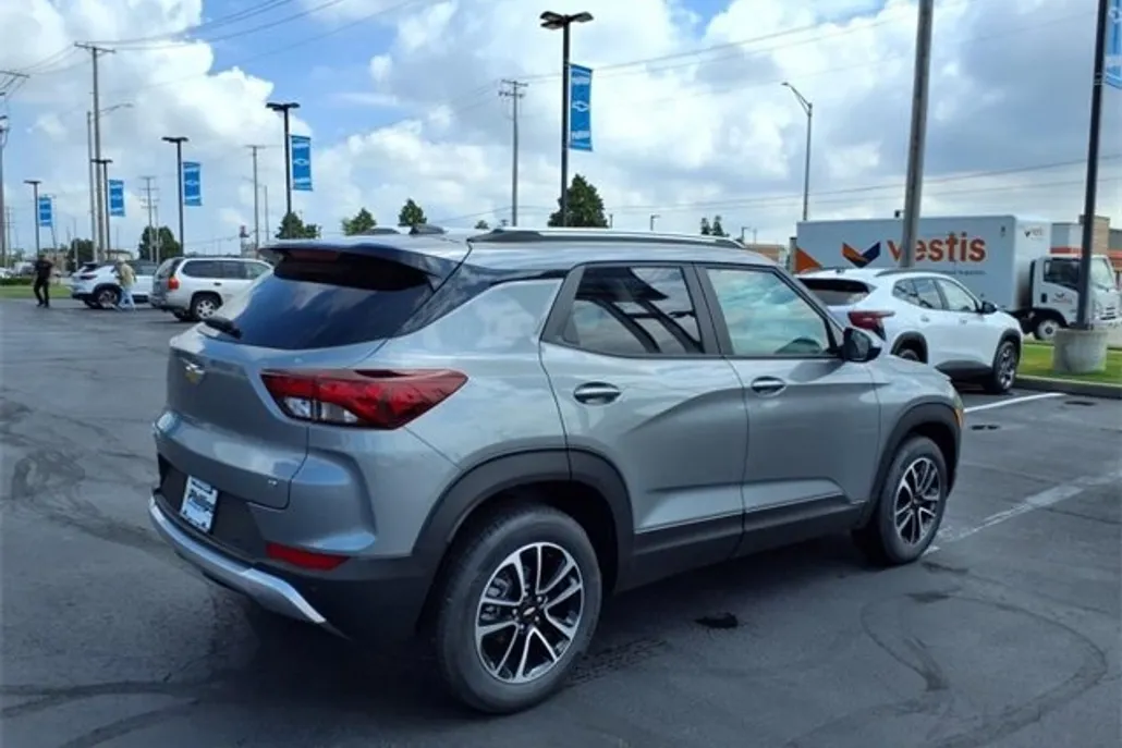 2026 Chevrolet Trailblazer LT photo 1