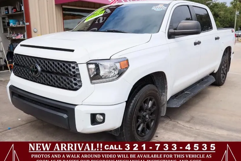 2021 Toyota Tundra SR5 CrewMax photo 1