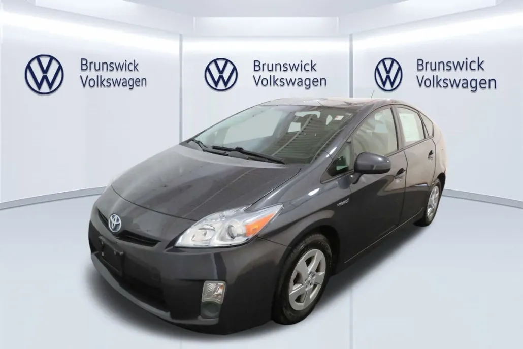 2011 Toyota Prius Three photo 1