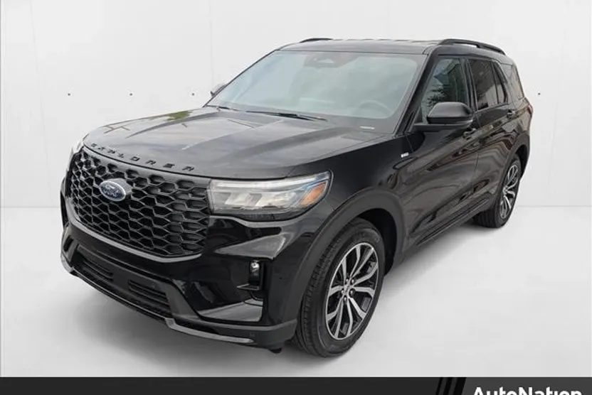 2025 Ford Explorer ST-Line photo 1