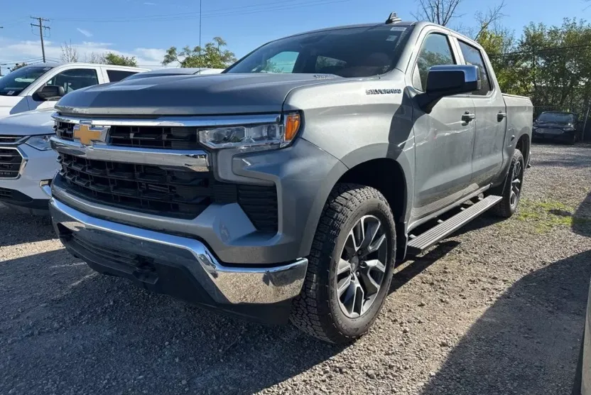 2025 Chevrolet Silverado 1500 LT photo 1
