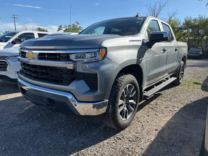 2025 Chevrolet Silverado 1500 LT photo 1