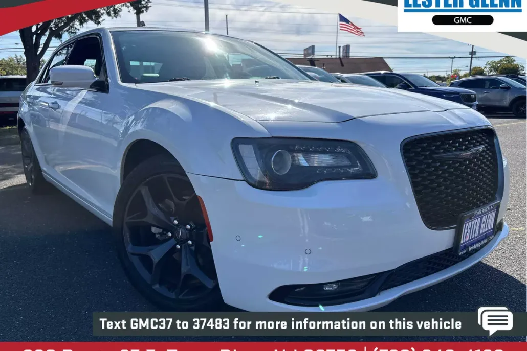 2021 Chrysler 300 photo 1