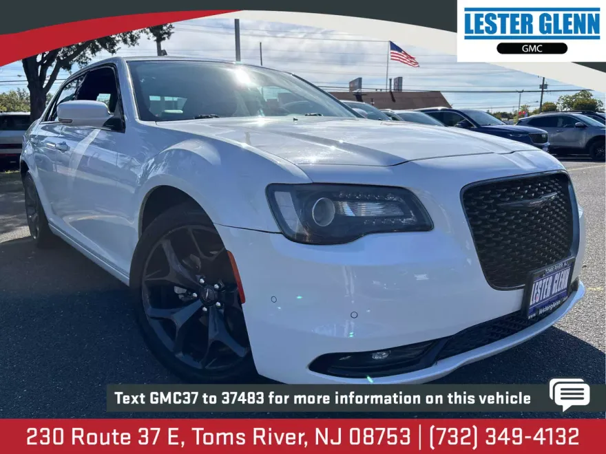 2021 Chrysler 300 photo 1
