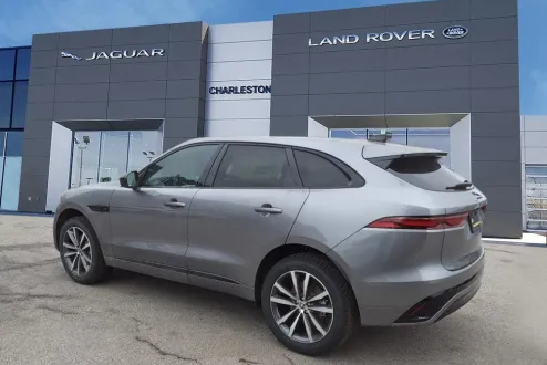 2025 Jaguar F-PACE P250 R-Dynamic S photo 3