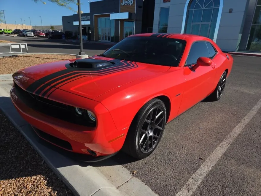 2018 Dodge Challenger R/T photo 1