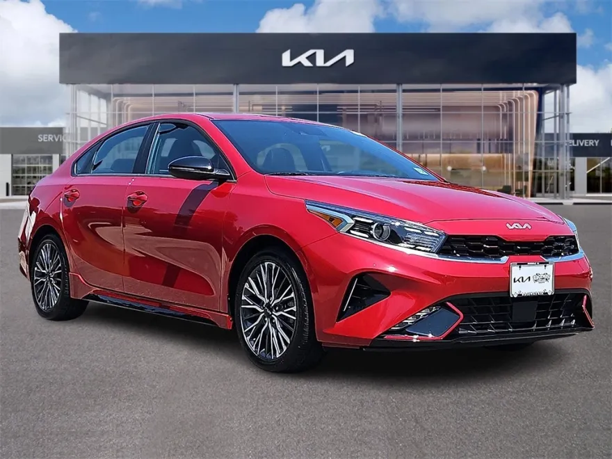 2024 Kia Forte GT-Line photo 1
