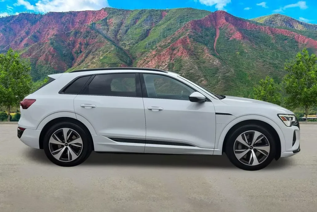 2024 Audi Q8 E-tron Premium photo 1