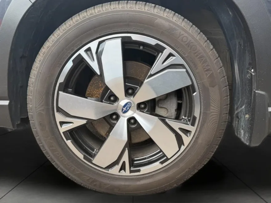 2019 Subaru Forester Touring photo 1