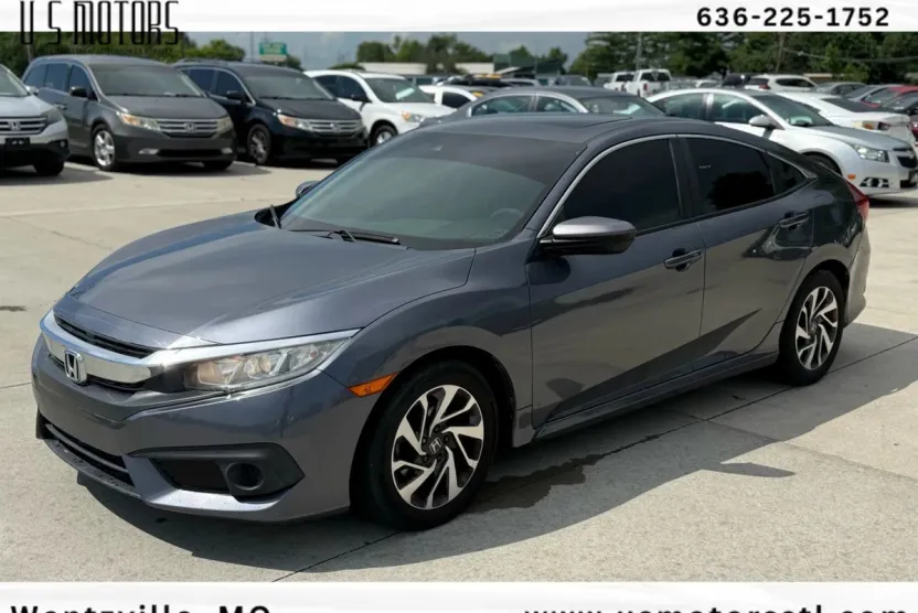 2017 Honda Civic EX photo 1