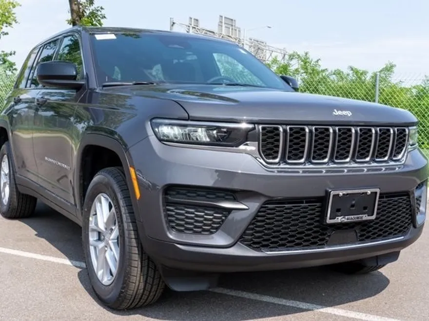 2025 Jeep Grand Cherokee Laredo X photo 1
