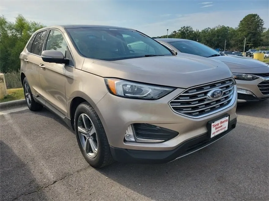 2020 Ford Edge SEL photo 1