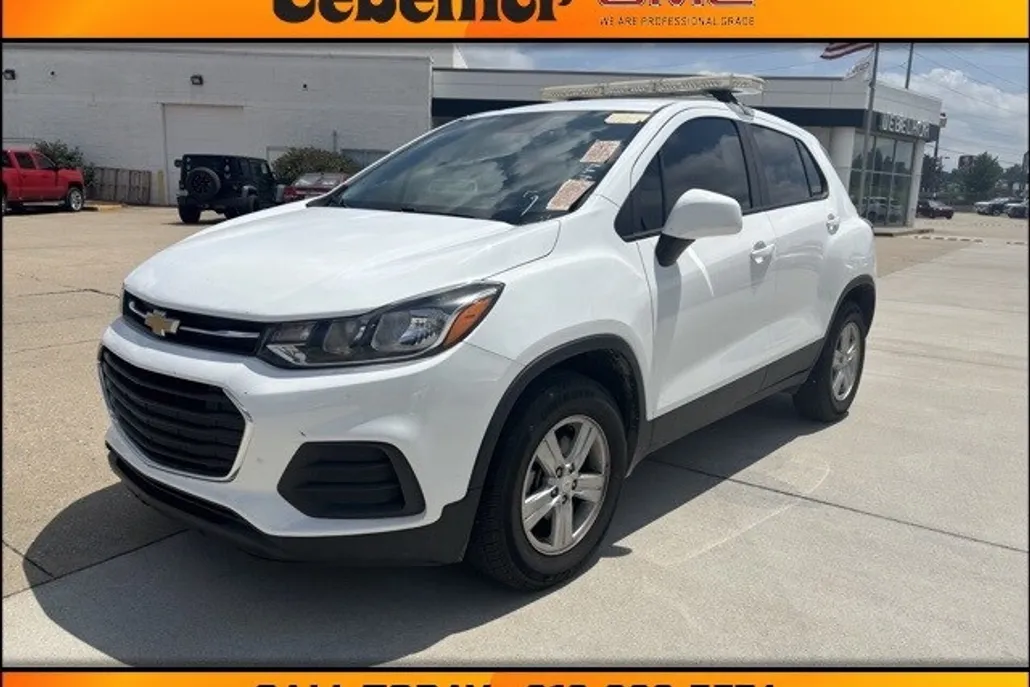 2021 Chevrolet Trax LS photo 1