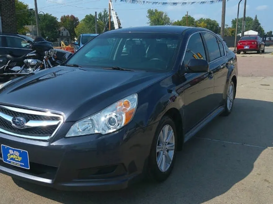 2011 Subaru Legacy 2.5i Premium photo 1