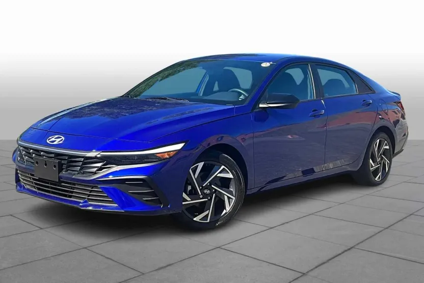 2025 Hyundai Elantra SEL Sport photo 1