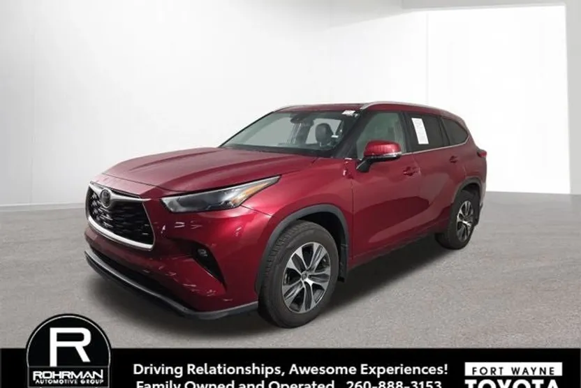 2023 Toyota Highlander XLE photo 1