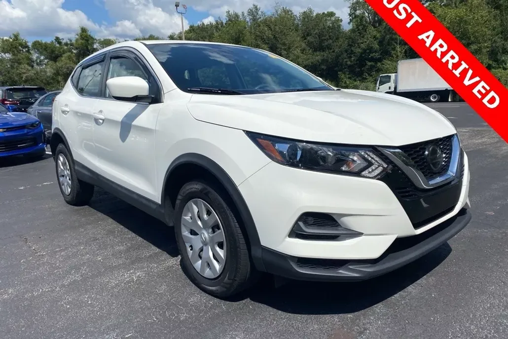 2020 Nissan Rogue Sport S photo 1