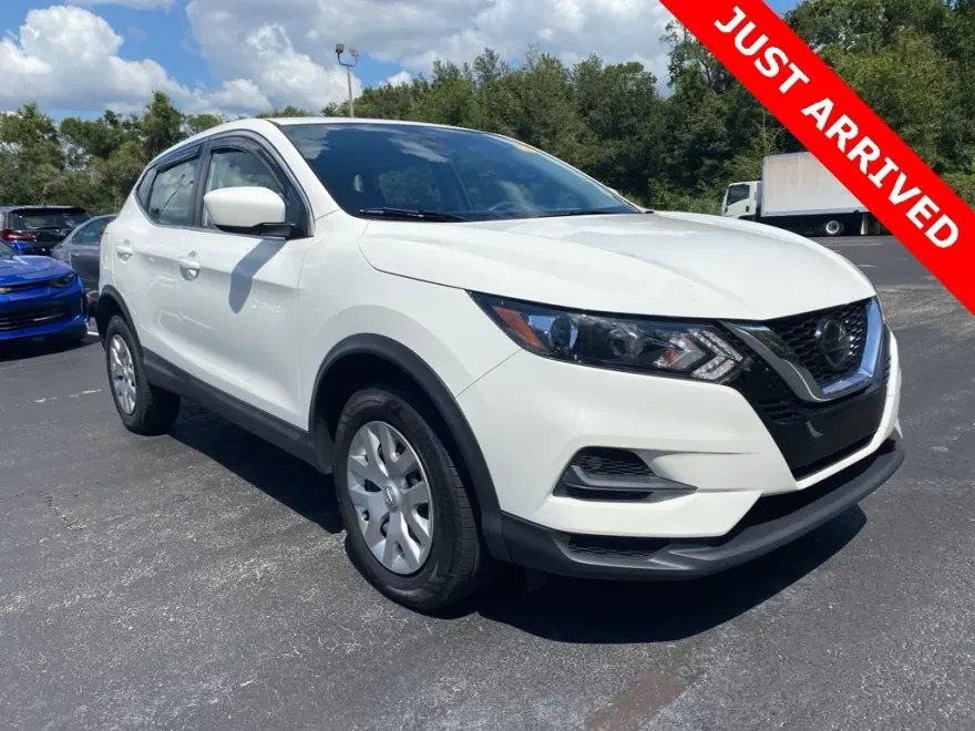 2020 Nissan Rogue Sport S photo 1