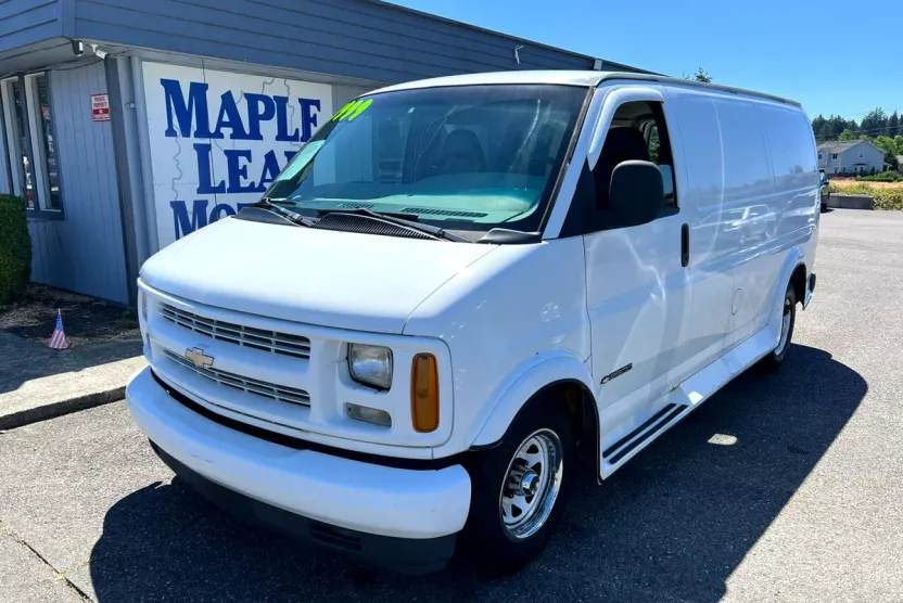 1998 Chevrolet Express photo 1