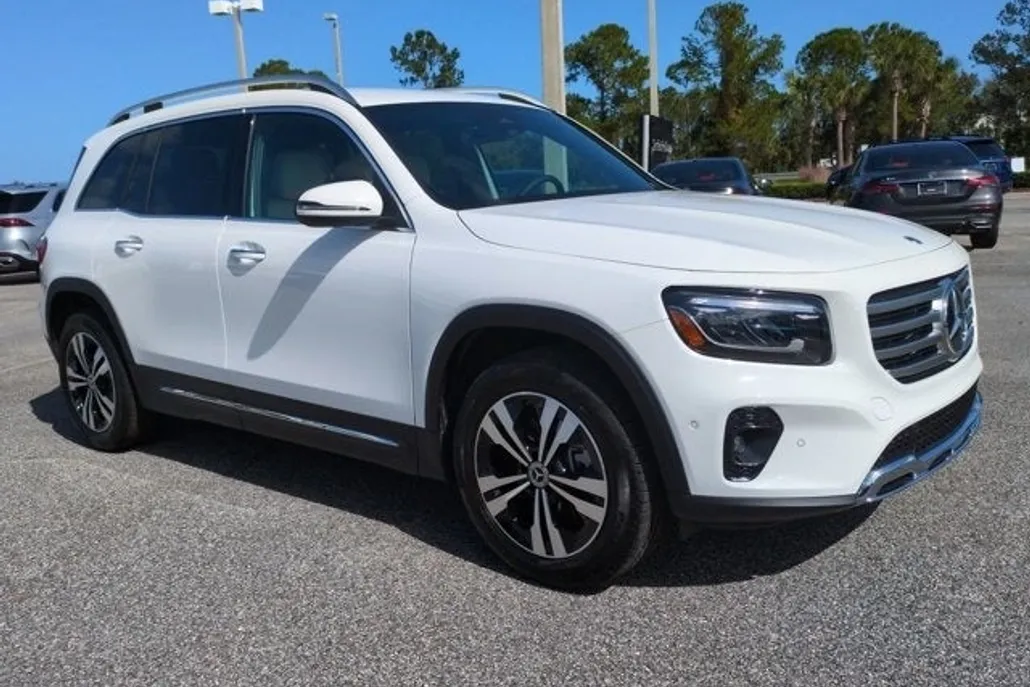 2025 Mercedes Benz GLB 250 photo 1