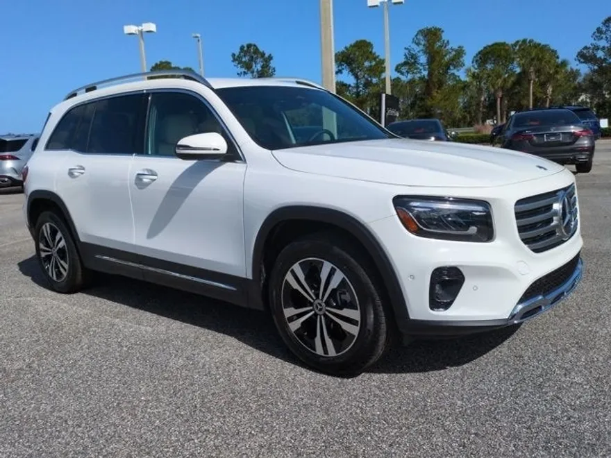 2025 Mercedes Benz GLB 250 photo 1