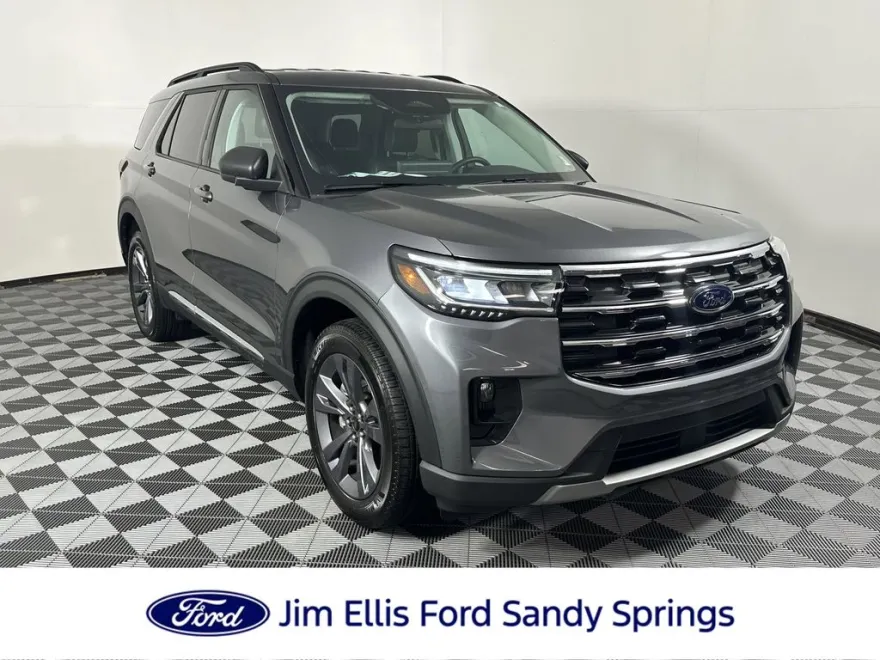 2025 Ford Explorer photo 1