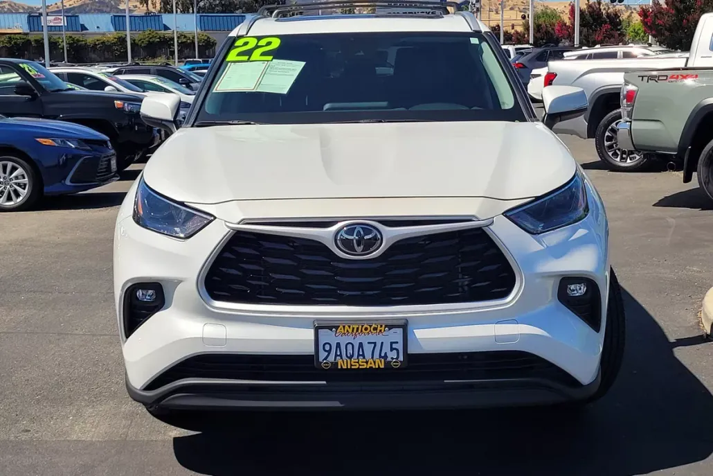2022 Toyota Highlander XLE photo 1