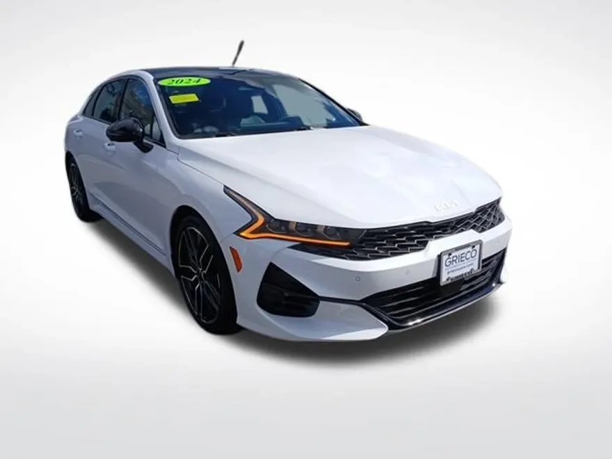 2022 Kia K5 GT photo 1