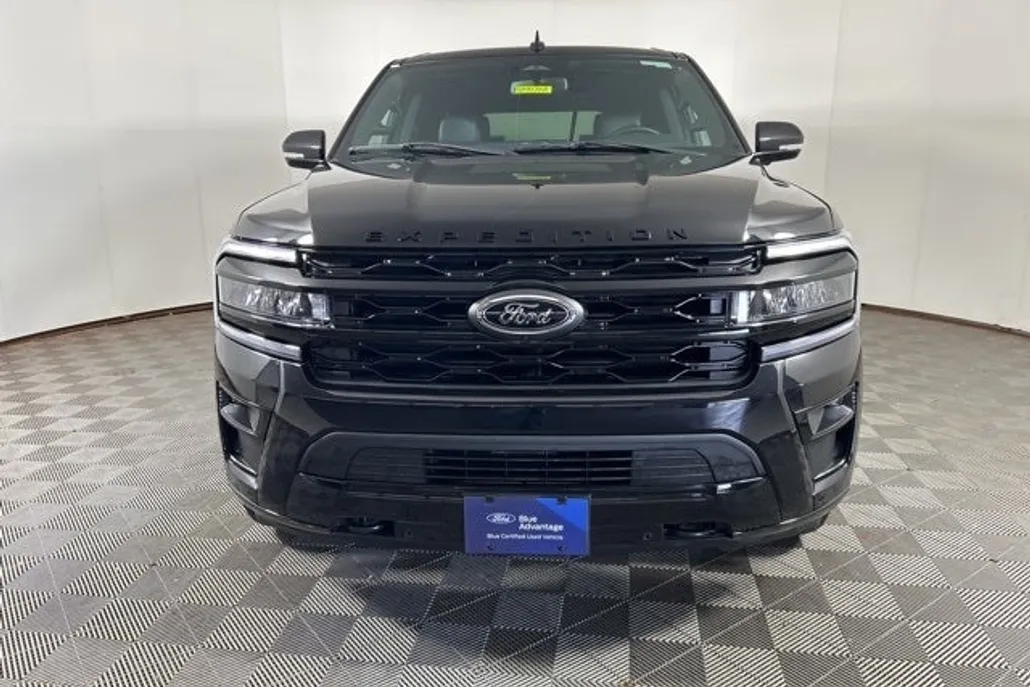 2022 Ford Expedition Limited photo 1