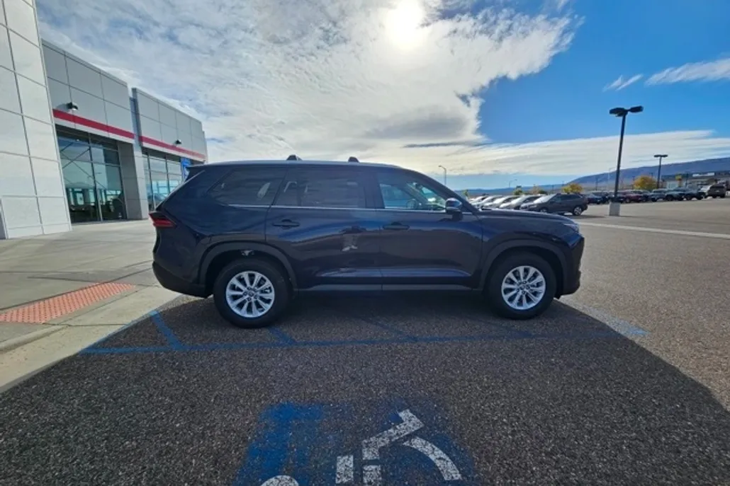 2026 Toyota Highlander Hybrid XLE photo 1